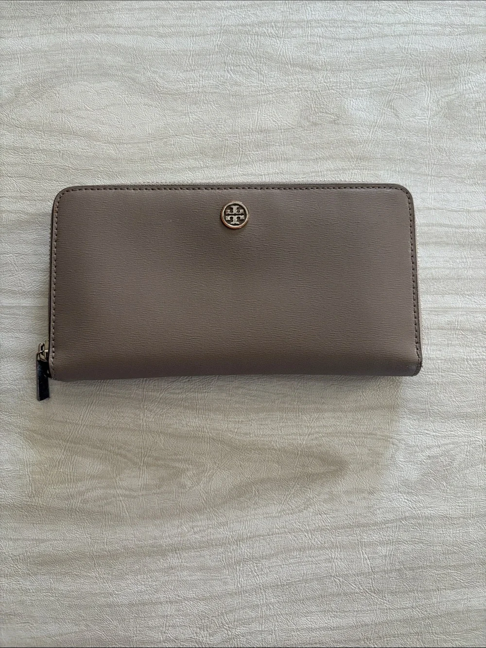 Tory Burch Robinson Leather Zip Around Continental Wallet Taupe